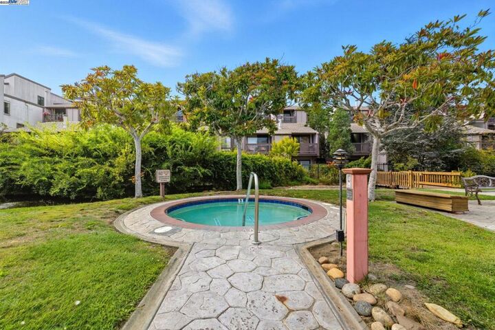 Property Photo:  2101 Shoreline Dr 233  CA 94501