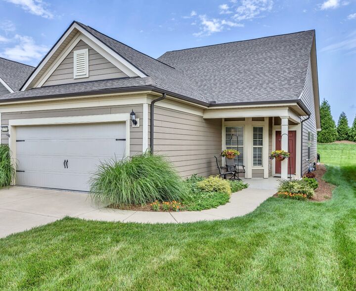 Property Photo:  1753 Humphreys Gln  TN 37174 