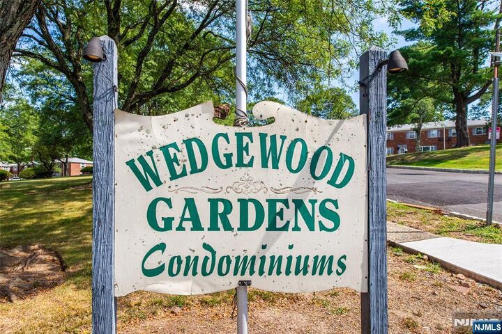 Property Photo:  45 Wedgewood Drive 128  NJ 07044 