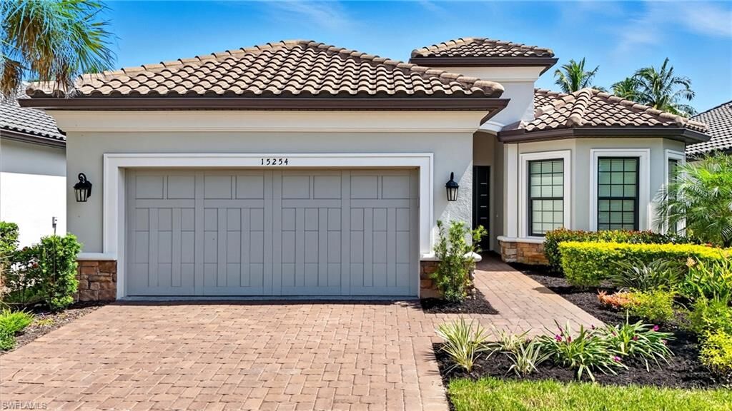 Property Photo:  15254 Arpino Ct  FL 34114 