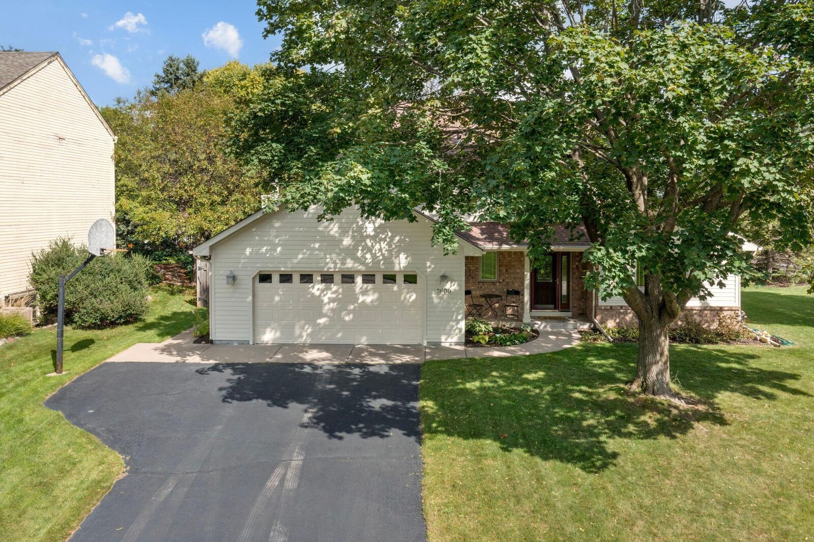 Property Photo:  3600 Ximines Lane N  MN 55441 