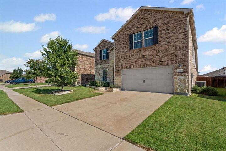 Property Photo: 2216 Perrymead Drive TX 75126