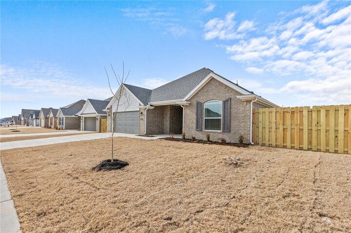 Property Photo:  1108 Harvest Avenue  AR 72745 