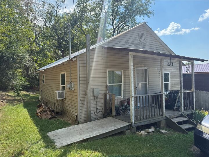Property Photo: 117 S Spring Street AR 72650