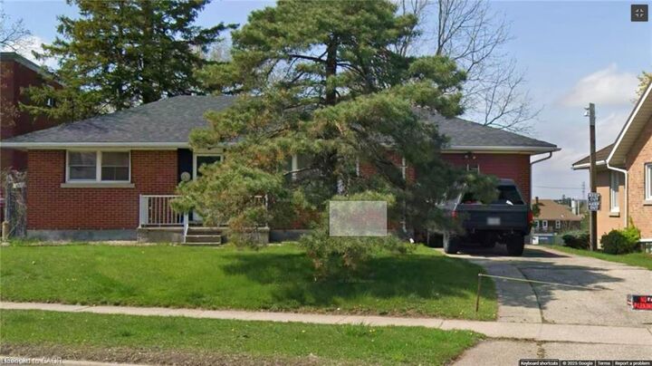 Property Photo: 160 Erb Street E ON N2J 1M4