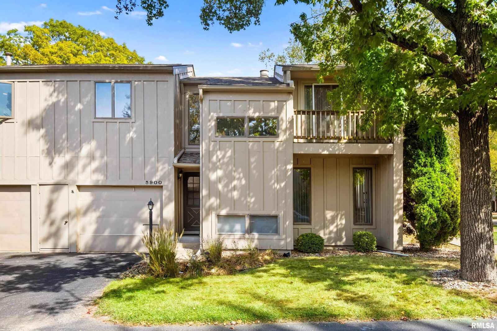 Property Photo:  5900 N Bent Oak Lane  IL 61615 