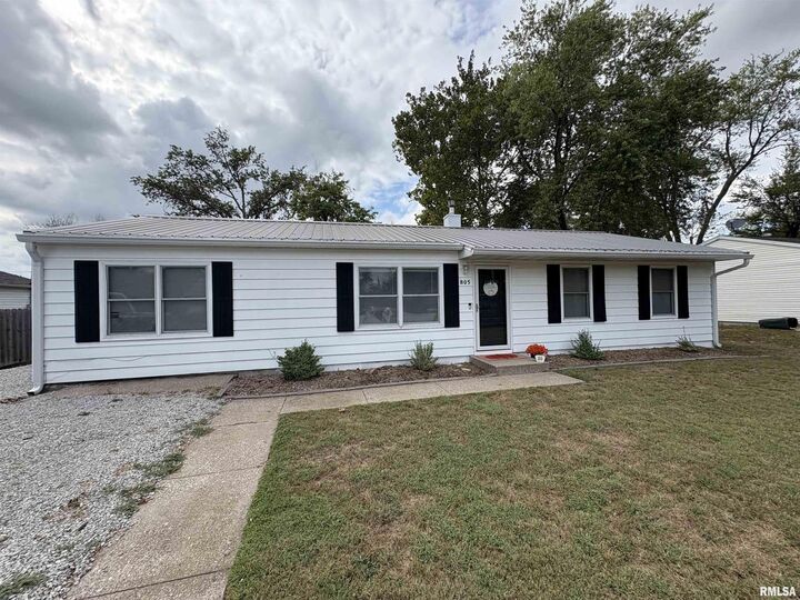 805 N Reel Street  Salem IL 62881 photo