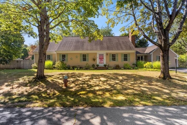 27 Emerald Ln  Falmouth MA 02536 photo