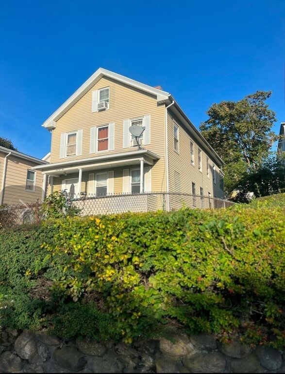 Property Photo:  71 Fox St  MA 01604 