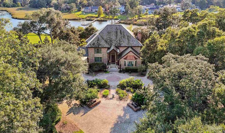 Property Photo:  835 Tanglewood Dr  FL 32503 