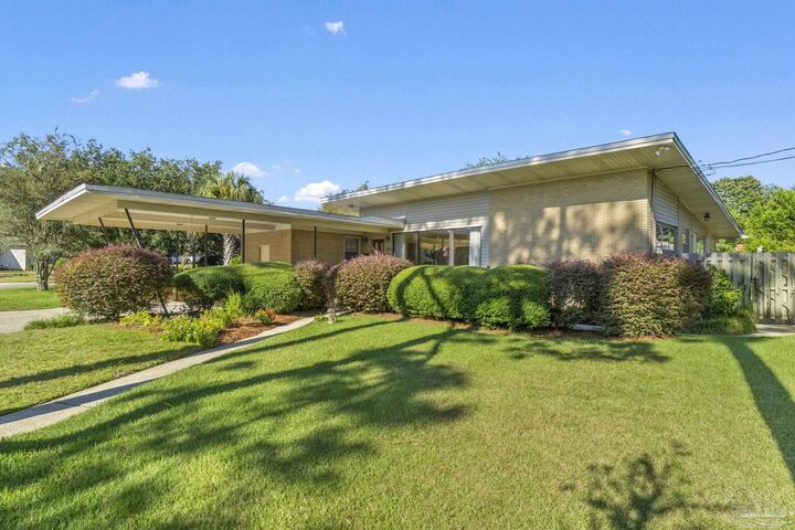 Property Photo:  4090 Dunwoody Dr  FL 32503 