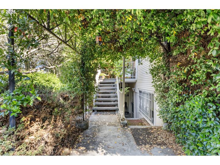 Property Photo:  1902 NE 38th Ave  OR 97212 