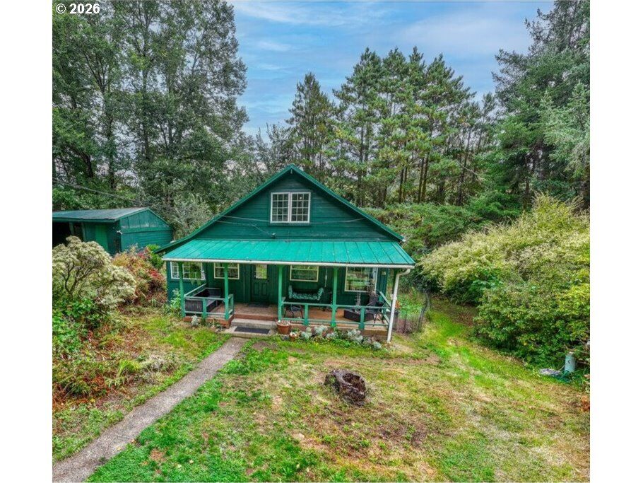 Property Photo:  29 Neal Loop  OR 97391 