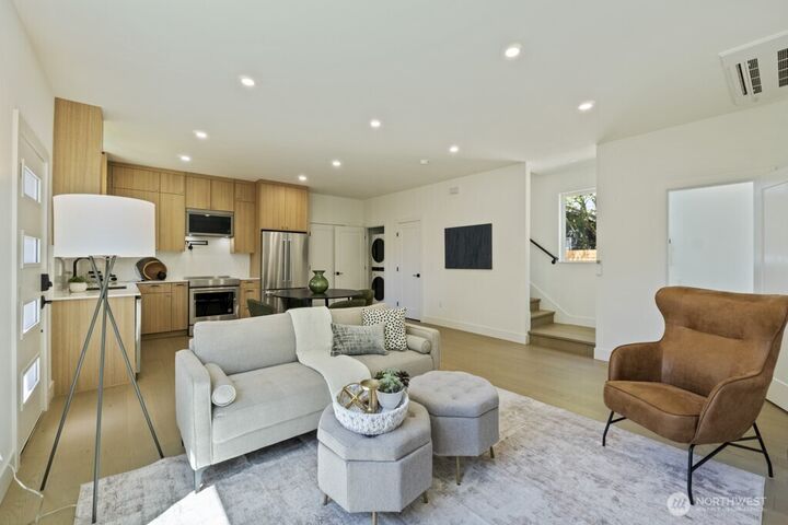 Property Photo: 12048 5th Avenue NE B WA 98125