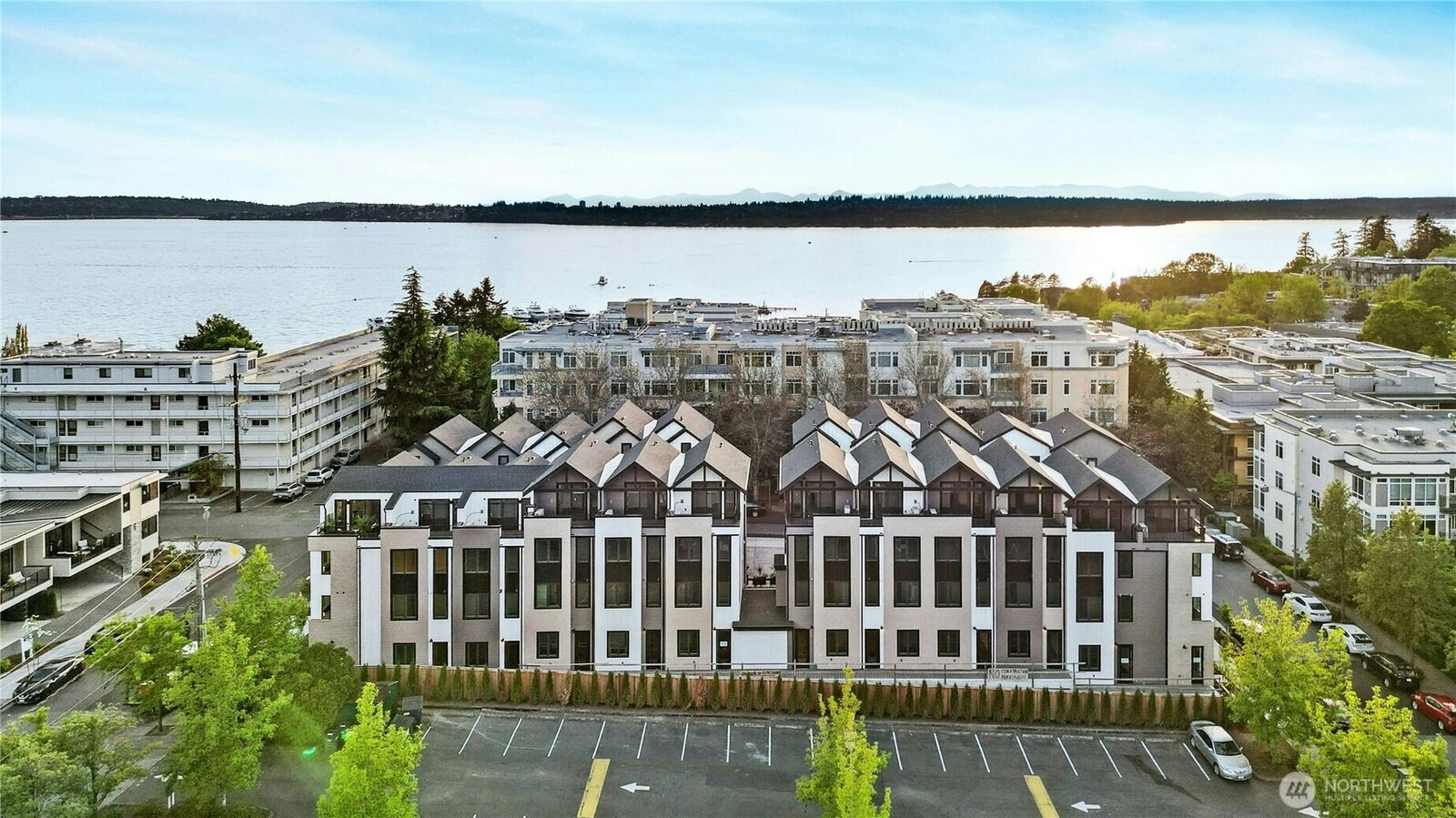 Property Photo:  110 C  2nd Street S  WA 98033 