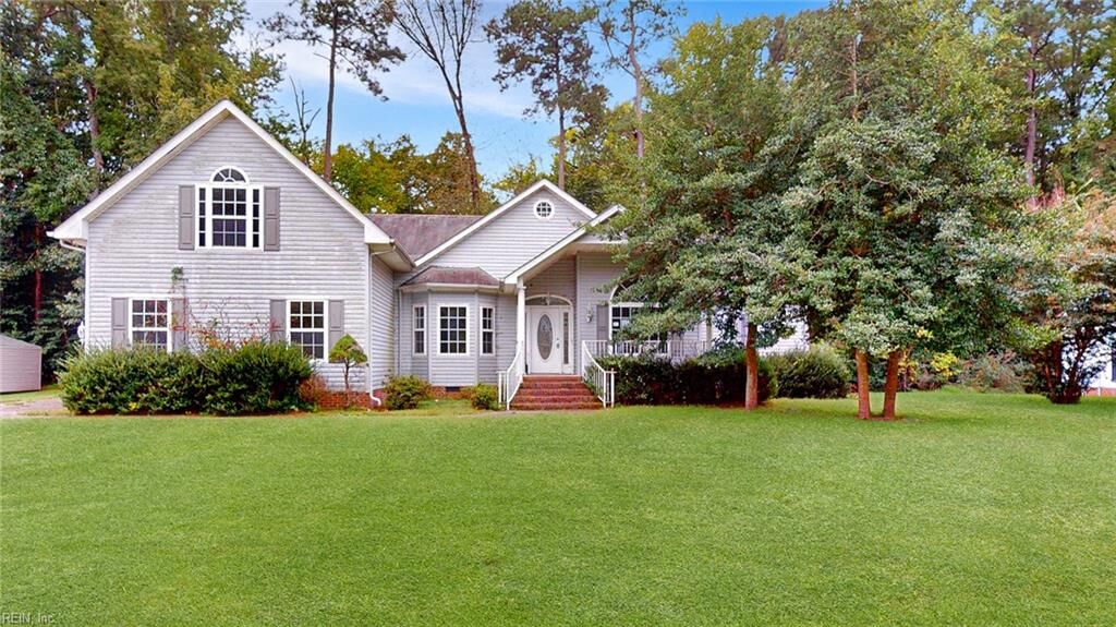 Property Photo:  612 Wildwood Cir  VA 23430 