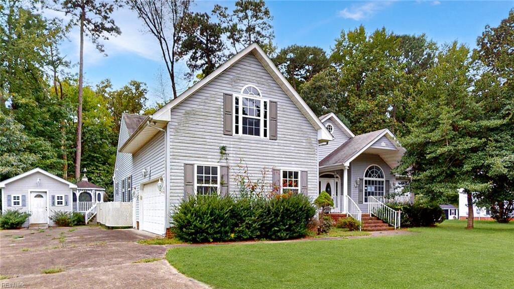 Property Photo: 612 Wildwood Cir VA 23430