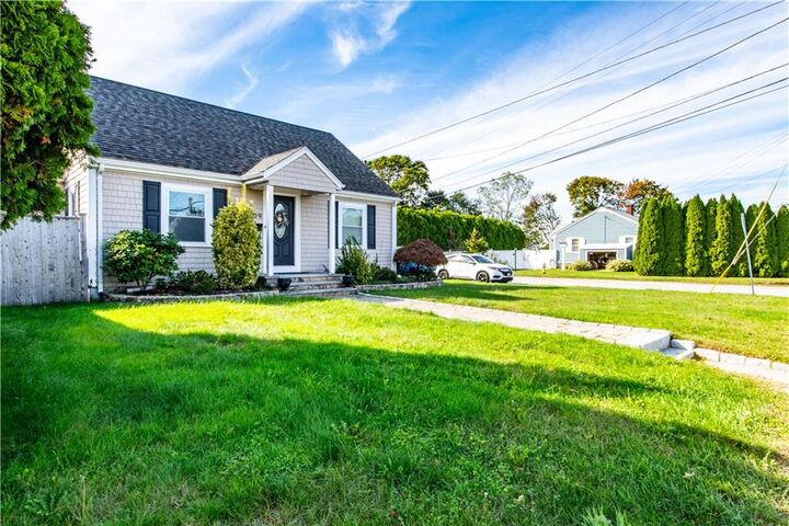 409 Metacom Avenue  Bristol RI 02809 photo
