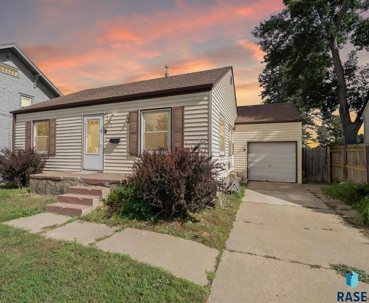 900 S 4th Ave  Sioux Falls SD 57104 photo