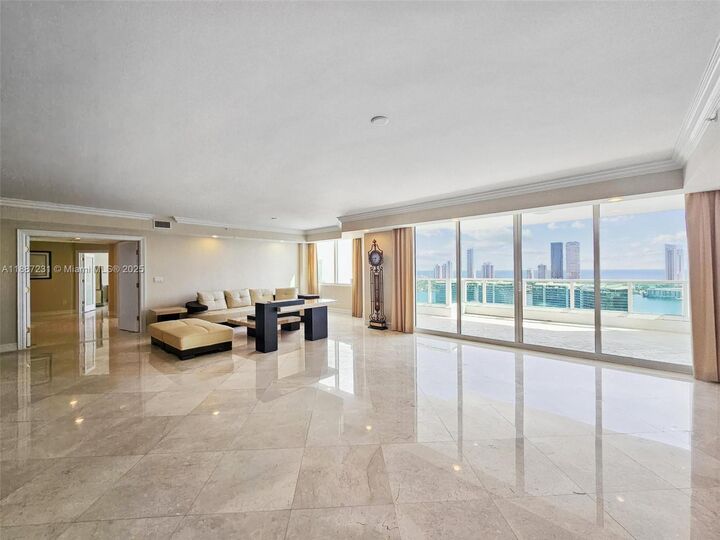 Property Photo:  3201 NE 183rd St Ph2904-05  FL 33160 