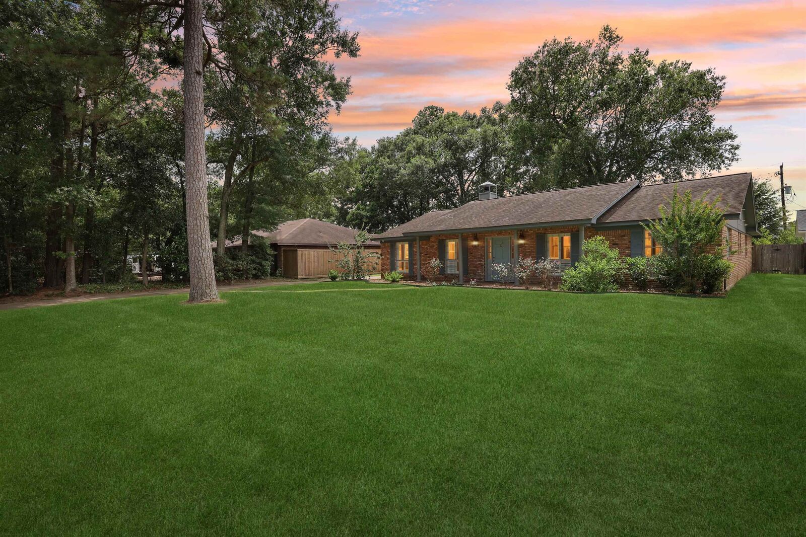 Property Photo:  1135 Ivy Lane  TX 77706 