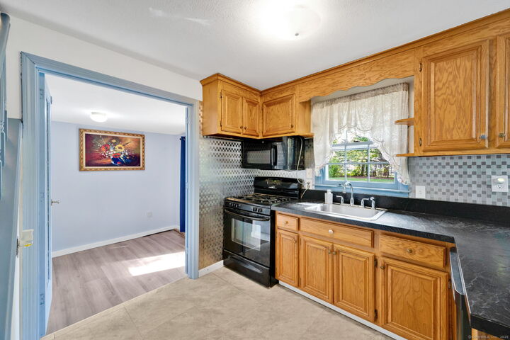 Property Photo:  46 Neill Road  CT 06066 