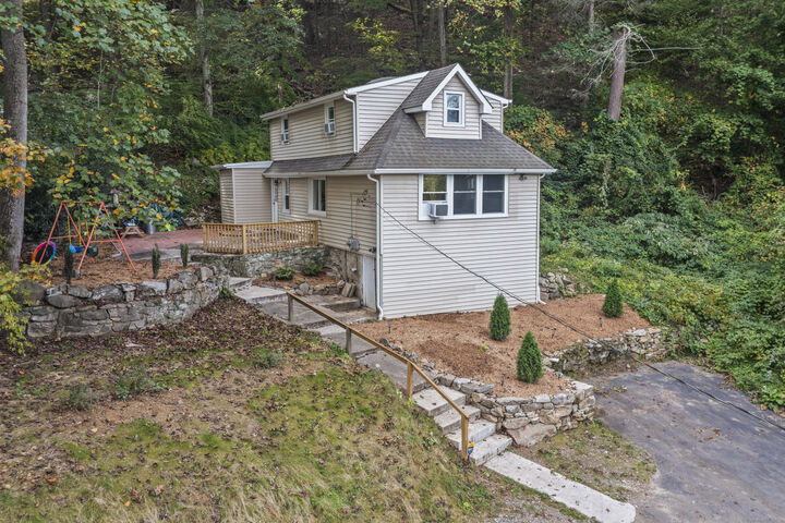 Property Photo: 199 Riverside Road CT 06482