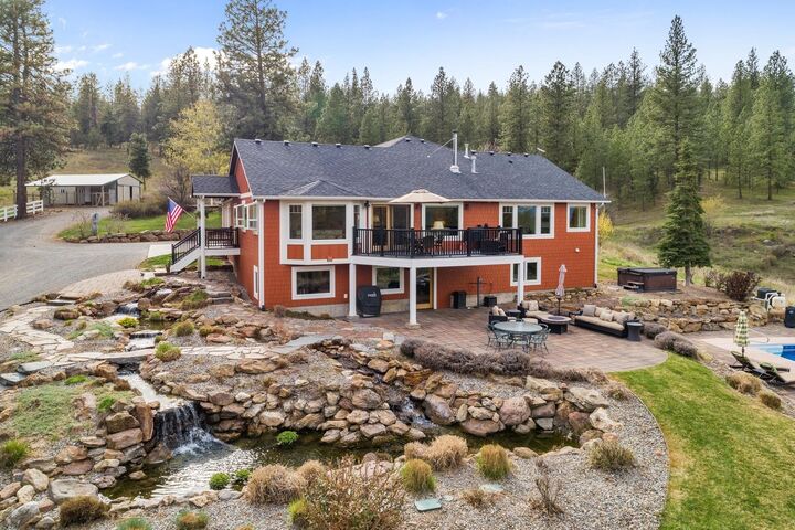 Property Photo:  710 S Idaho Rd  WA 99019 