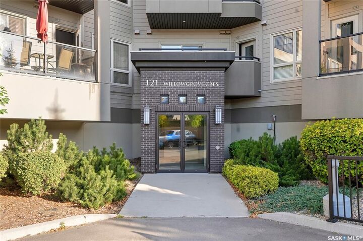 Property Photo:  121 Willowgrove Crescent 323  SK S7W 0R1 