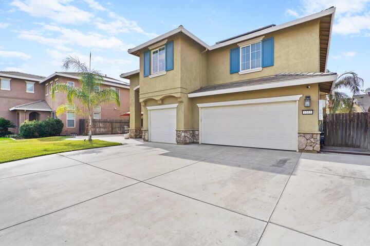 Property Photo:  1555 Verdugo Place  CA 93257 