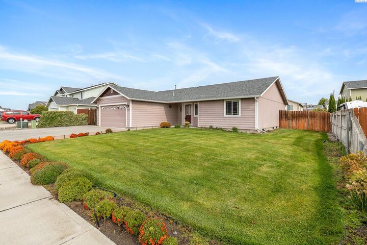Property Photo:  4405 Campolina Lane  WA 99301 