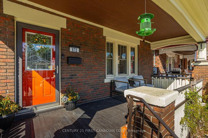 Property Photo:  872 Lovett Street  ON N5Z 1N5 