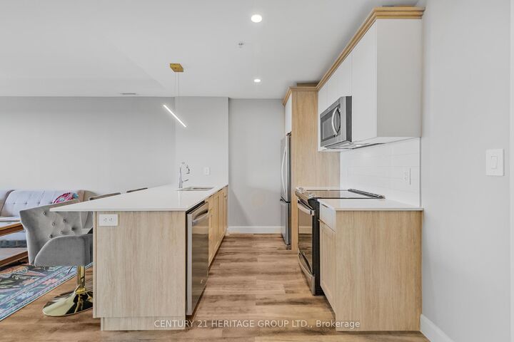 Property Photo:  34 Norman Street 606  ON N3R 2Y1 