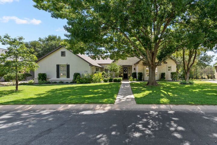 109 Blacksmiths Drive  Georgetown TX 78633 photo