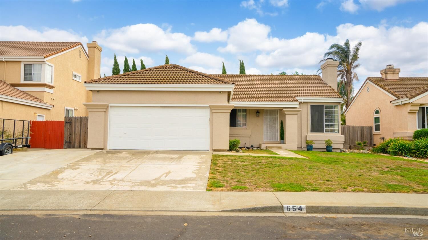 Property Photo:  654 Fox Pointe Road  CA 95687 
