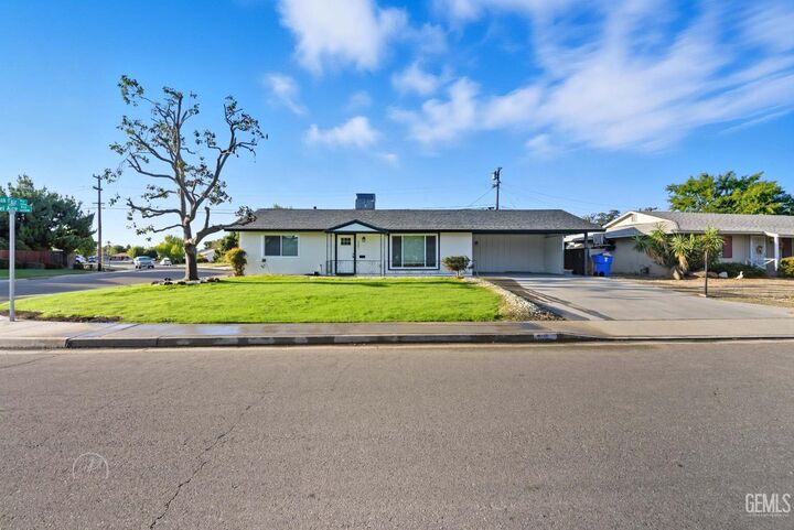 Property Photo:  6201 Bel Aire Way  CA 93309 