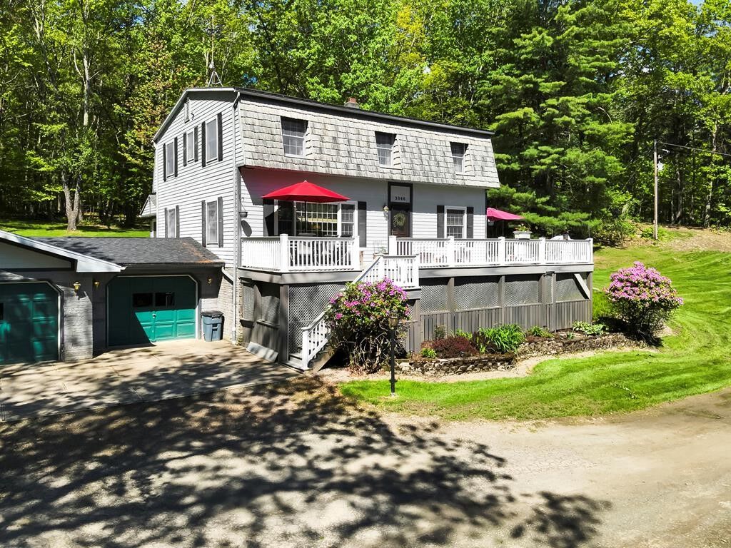 Property Photo:  
