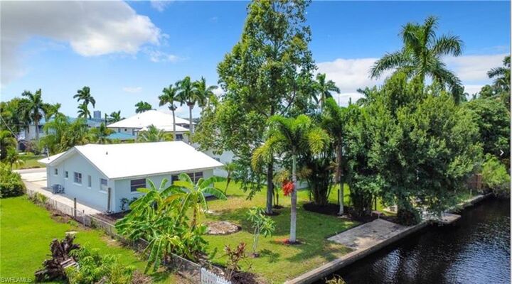 Property Photo: 94 E North Shore Ave FL 33917