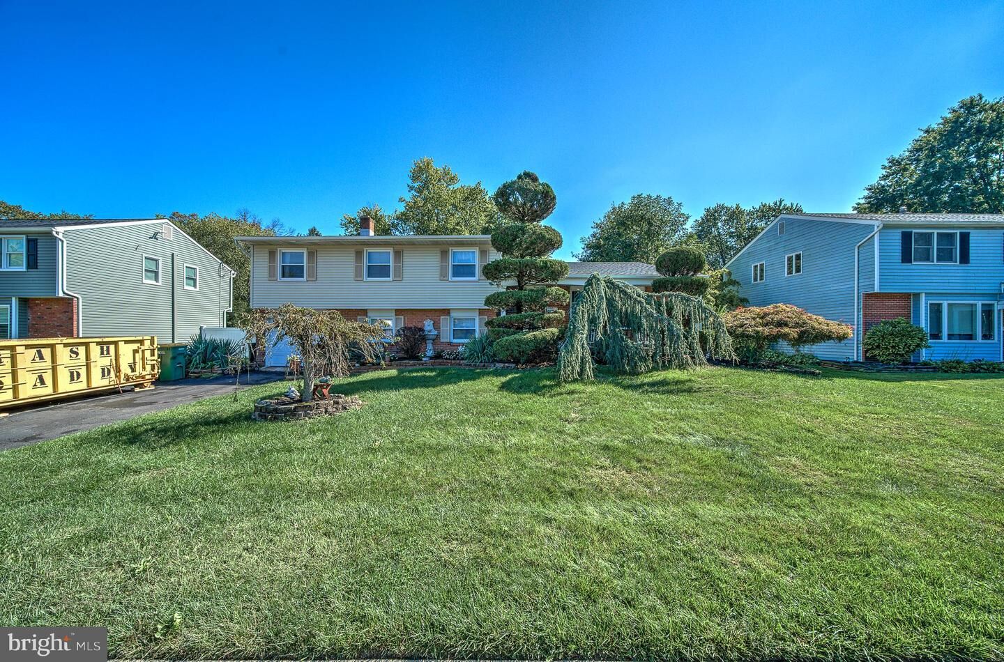 Property Photo:  211 Valley Road  PA 19067 