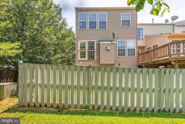 Property Photo:  23017 Potomac Hill Square  VA 20166 