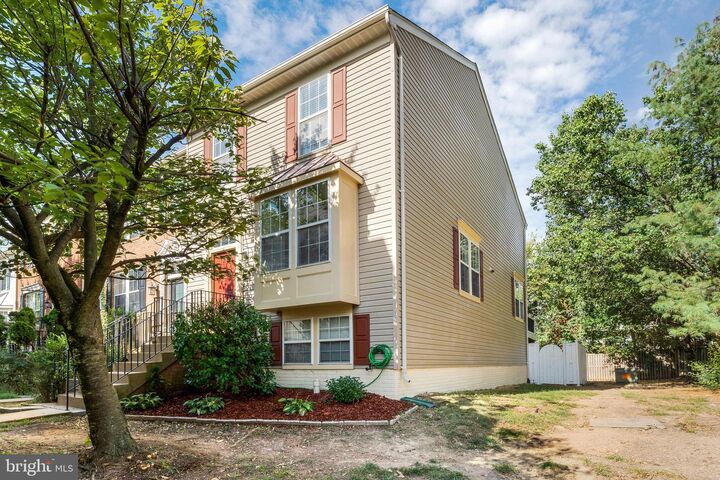 Property Photo: 23017 Potomac Hill Square VA 20166