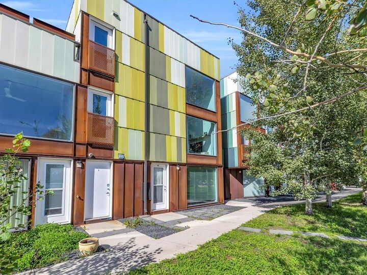Property Photo:  791 Wall Street  MB R3G 2T6 