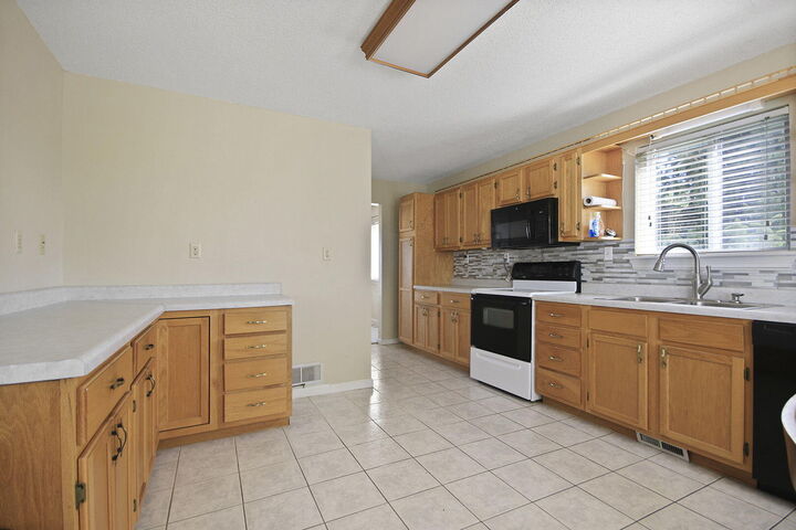 Property Photo:  707-711 E Brick St  MO 65240 