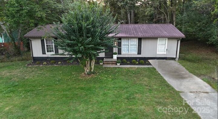 47 Springside Drive  Hendersonville NC 28792 photo