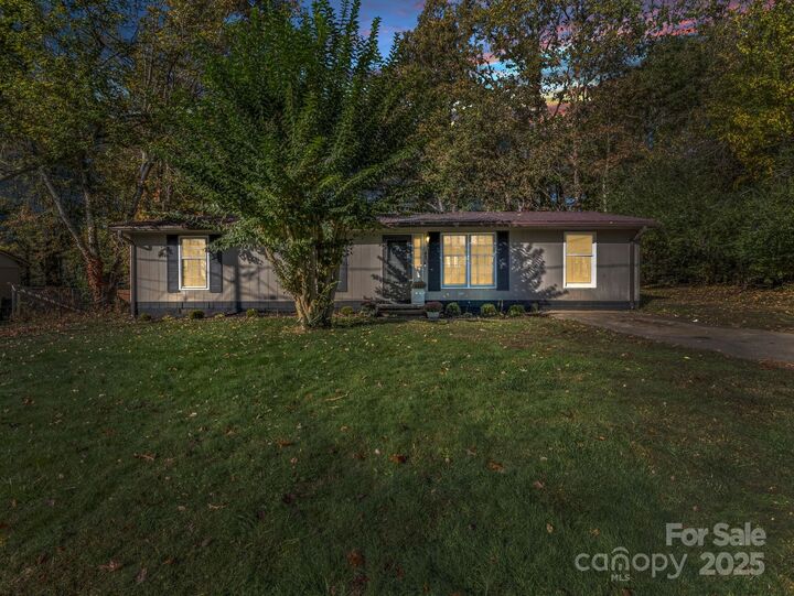 47 Springside Drive  Hendersonville NC 28792 photo