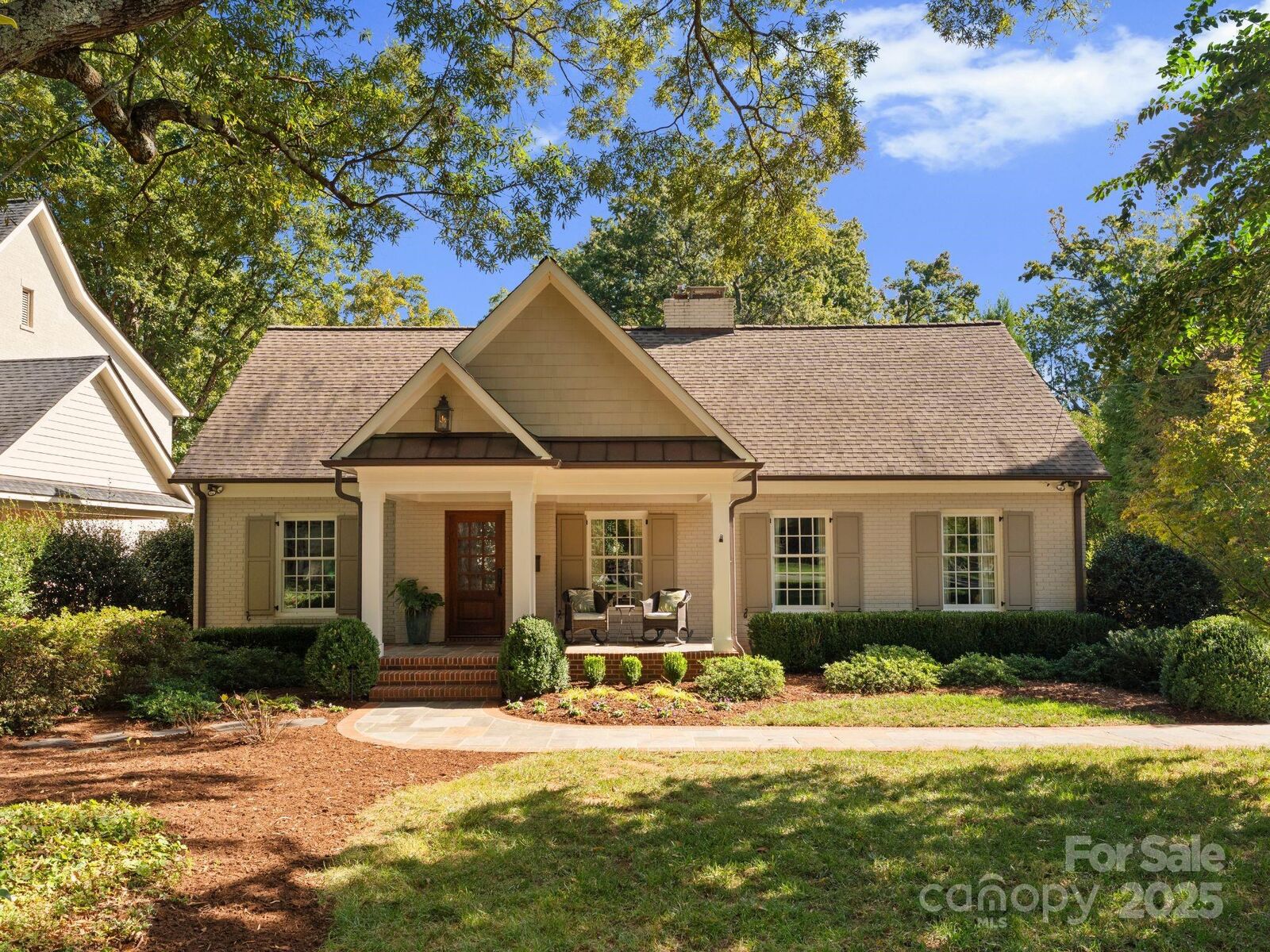 Property Photo:  2727 Wintergreen Drive  NC 28211 