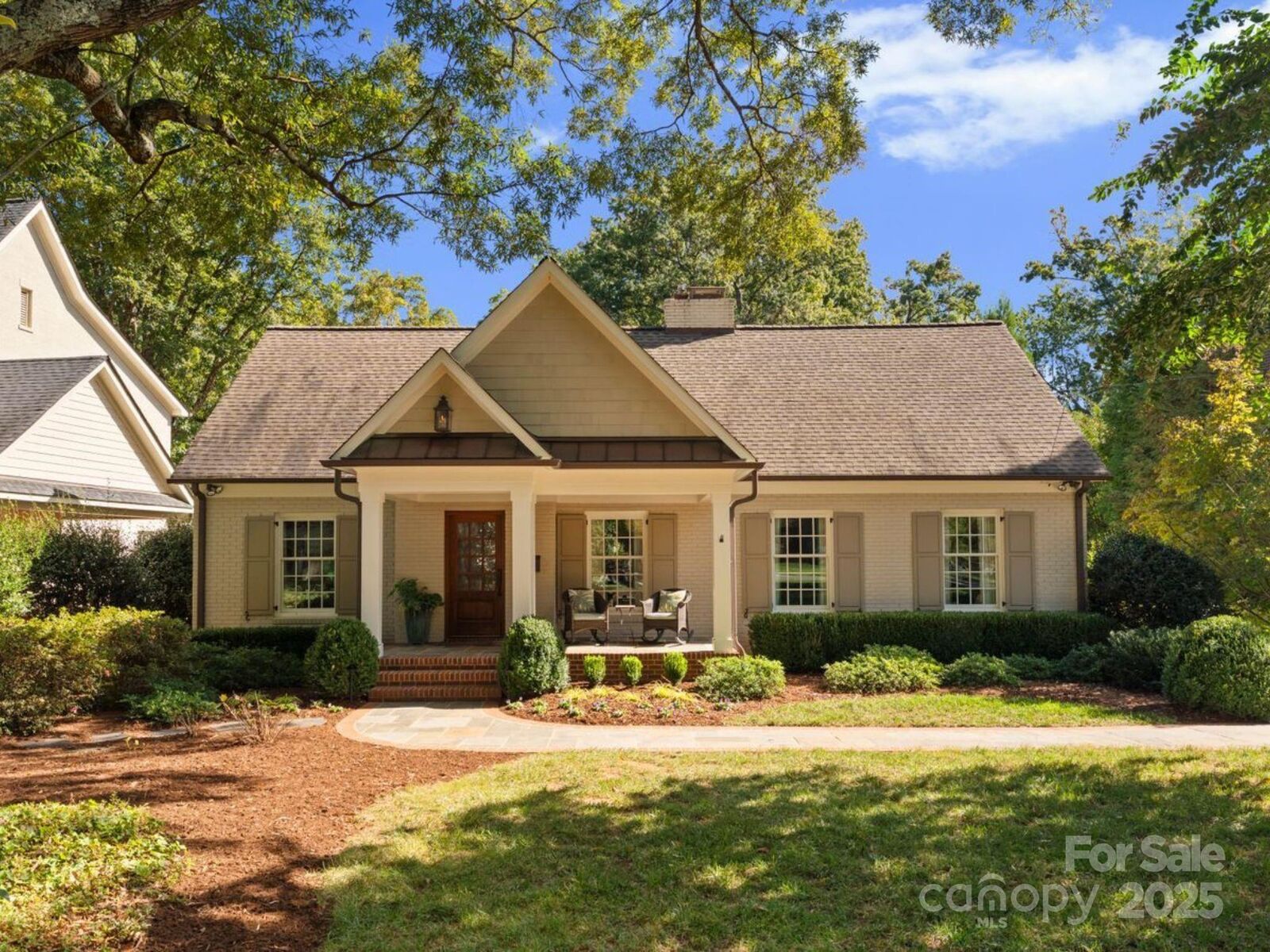 Property Photo:  2727 Wintergreen Drive  NC 28211