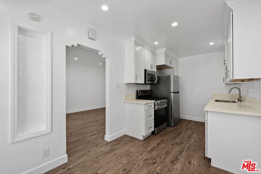 Property Photo:  1805 7th St  CA 90401 