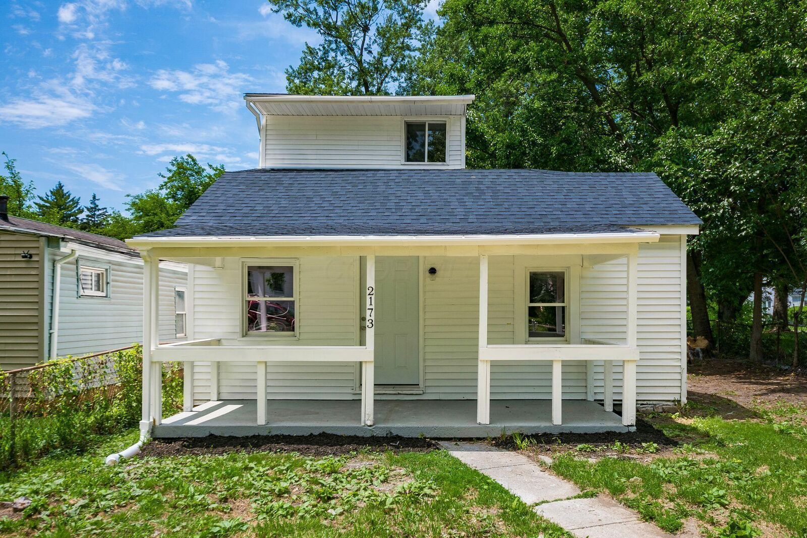 Property Photo: 2173 N Lexington Avenue OH 43211