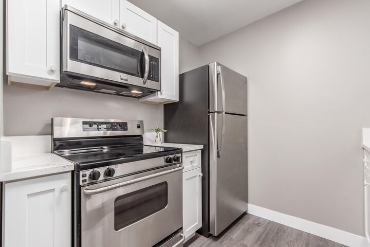 Property Photo:  2488 McGuffey Road  OH 43211 